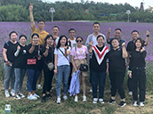 生態(tài)園花海游合影
